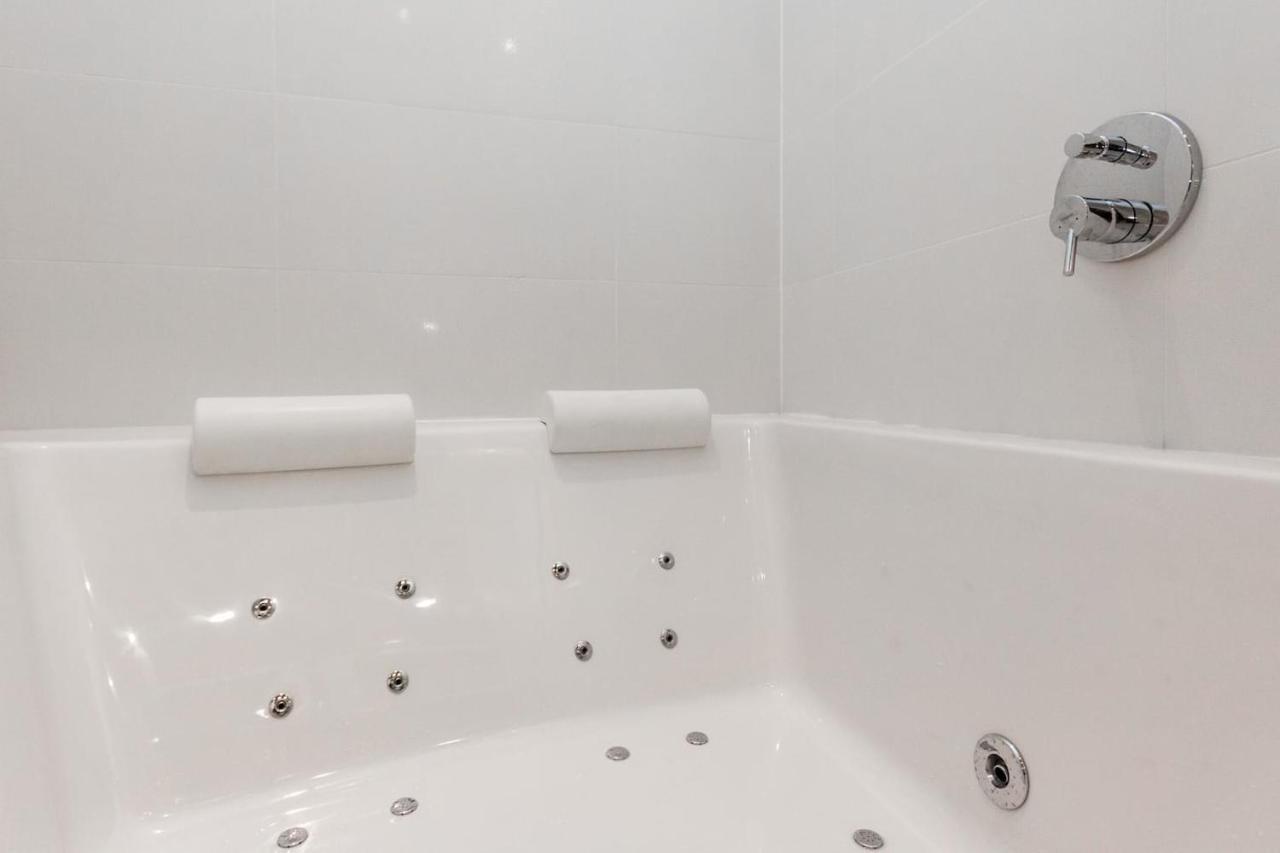 Bpr Sophisticated Astoria Suite With Balcony Будапеща Екстериор снимка